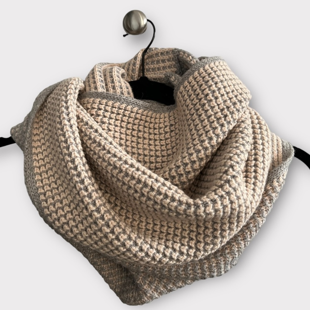 Club Monaco Infinity Scarf
